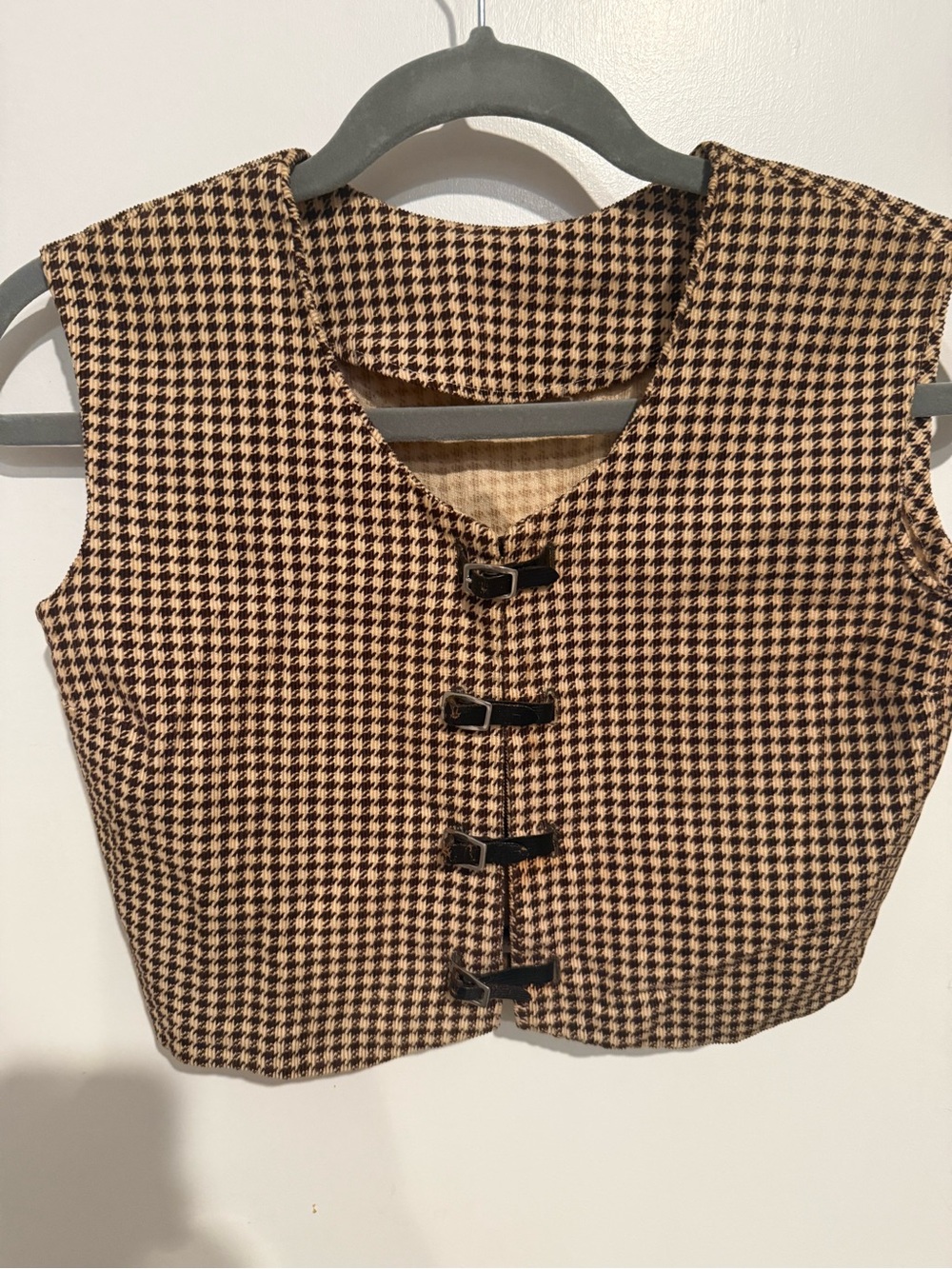 Houndstooth Vintage Crop Vest in Black and Tan